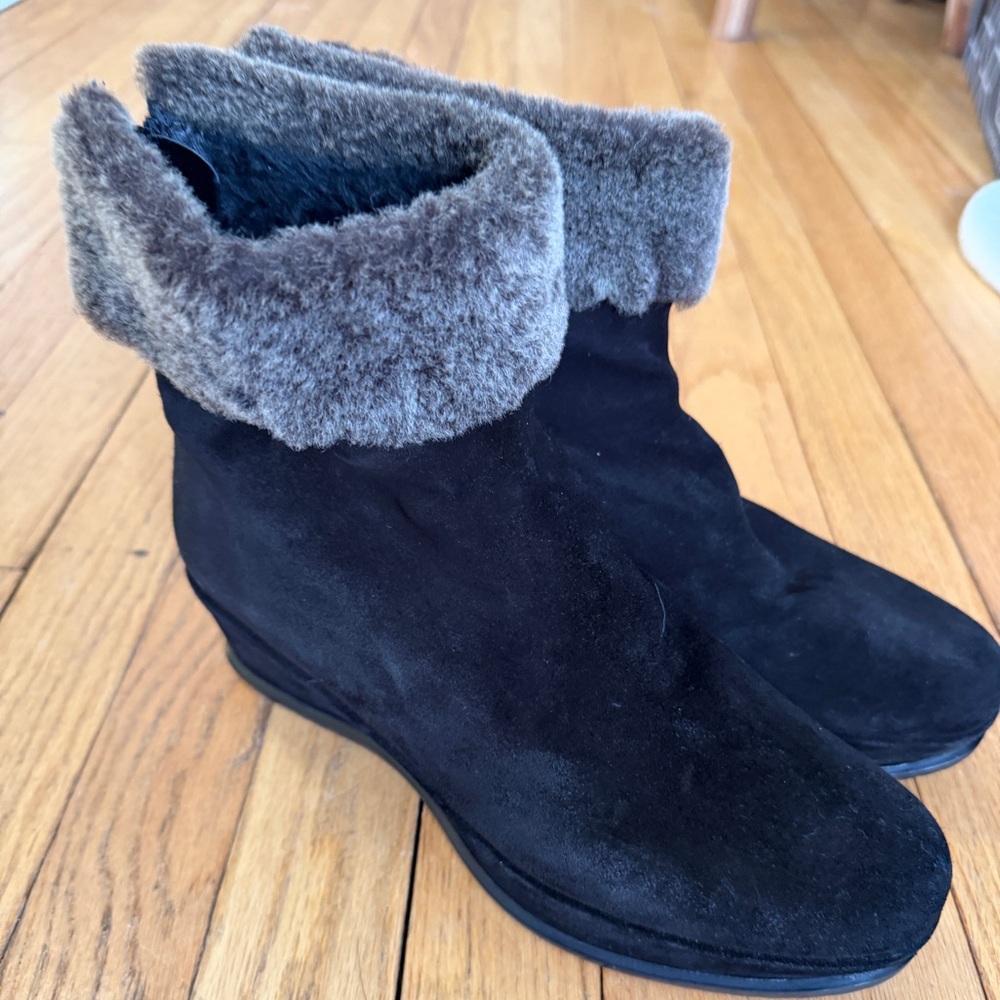 Stuart Weitzman Black Suede Wedge Boots with Fur Cuff - Picture 7 of 9